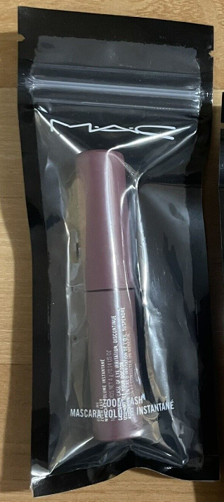 Mac Zoom Lash Mascara Volume Instantane 4g- Shade: Beets Me
