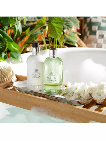 Molton Brown London Lily & Magnolia Blossom Bath & Shower Gel 300ml