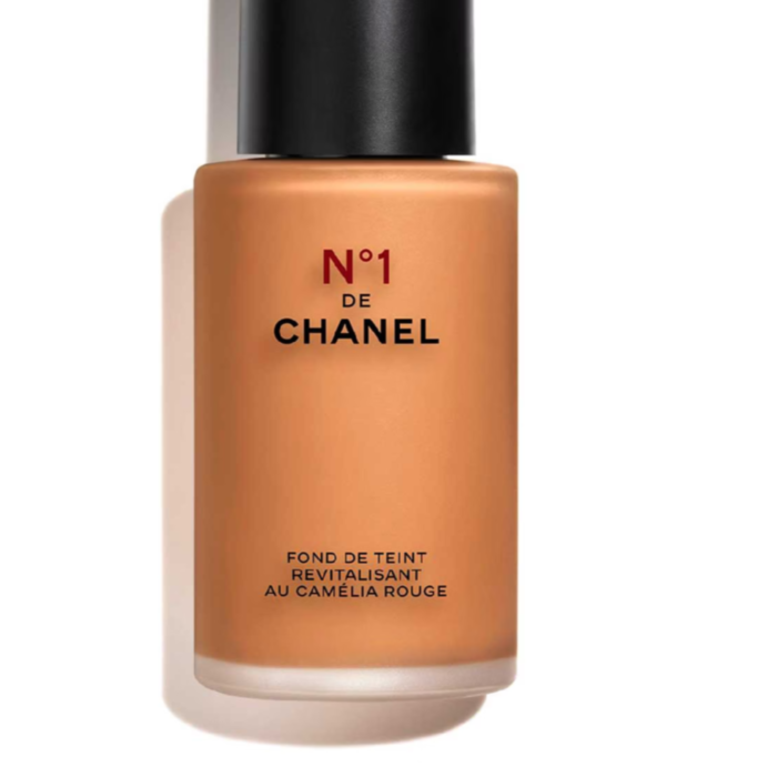 Chanel N°1 De Chanel Red Camellia Revitalising Foundation Illuminates - Hydrates - Protects 30ml - Shade: BD111